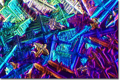 Photograph of Doxycycline under the microscope.